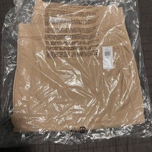 Old Navy Pixie-Cut Khaki Pants size 22